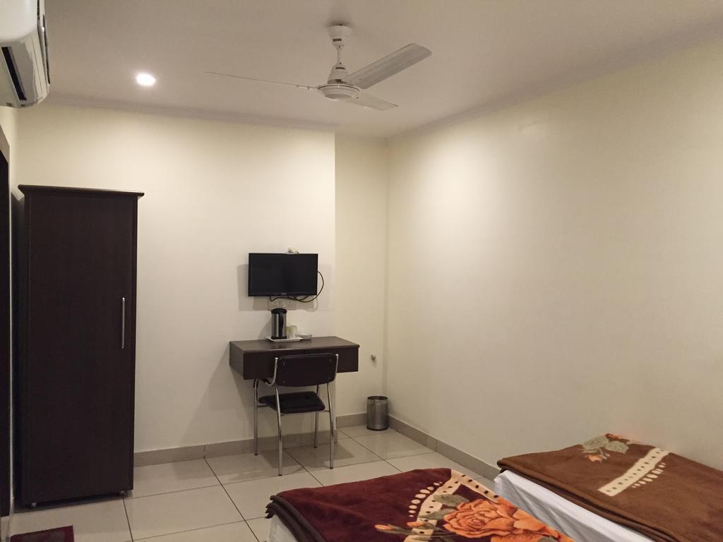 Hotel Surya Haldwani Room photo