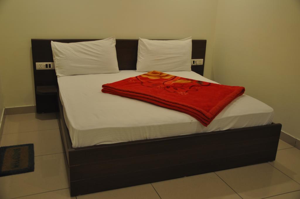 Hotel Surya Haldwani Room photo